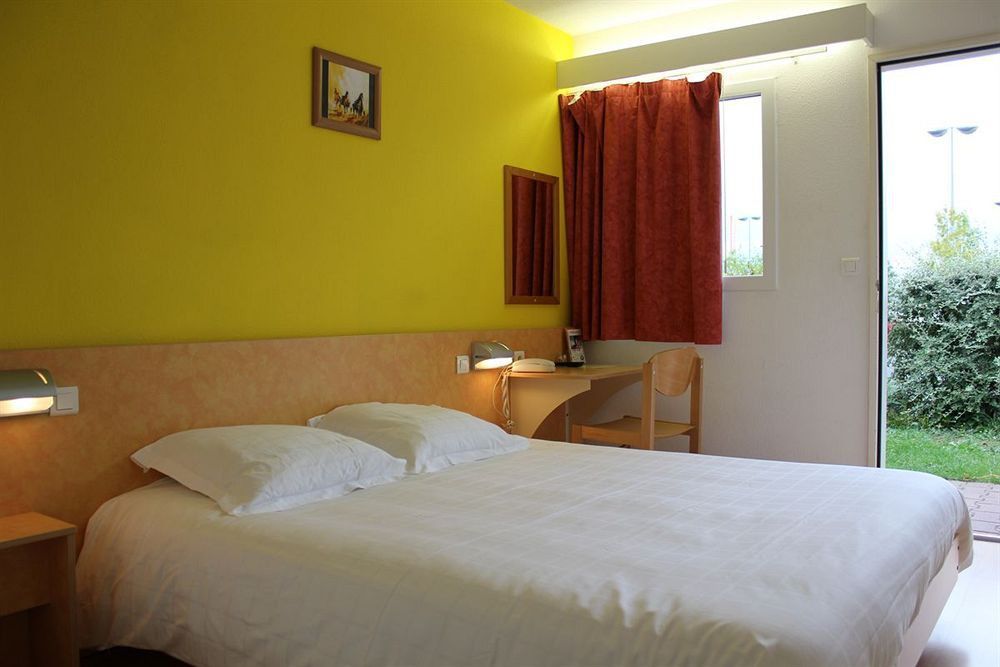 The Originals Access, Hotel Saint-Flour Exteriör bild