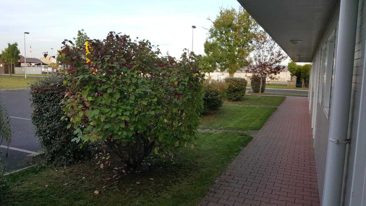 The Originals Access, Hotel Saint-Flour Exteriör bild